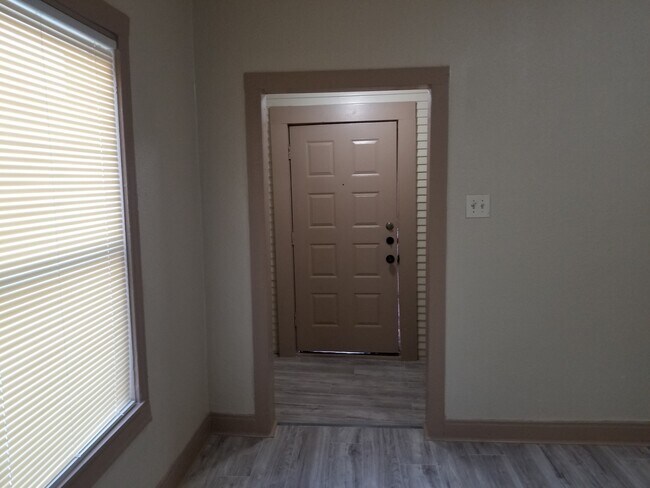 708 Bailey Ave in San Antonio, TX - Building Photo - Building Photo