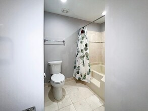 221 New Kent Pl in Cary, NC - Building Photo - Building Photo