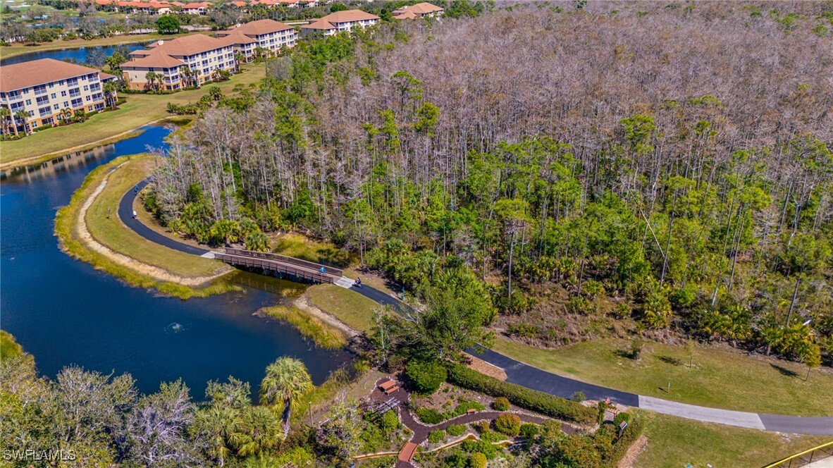 10530 Amiata Way in Ft. Myers, FL - Foto de edificio