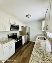 8046 Triumph Ln S in Jacksonville, FL - Building Photo - Building Photo