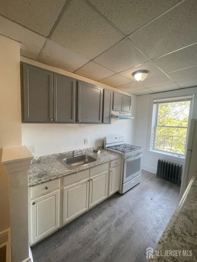 110 Market St in Perth Amboy, NJ - Building Photo - Building Photo