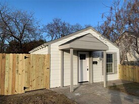 315.5 Fagg Dr in Lewisville, TX - Building Photo