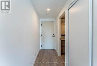 1050-1050 Eastern Ave in Toronto, ON - Building Photo - Building Photo