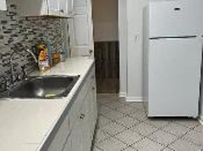 12 Elmwood Ave, Unit bl 1 in Bloomfield, NJ - Building Photo - Building Photo