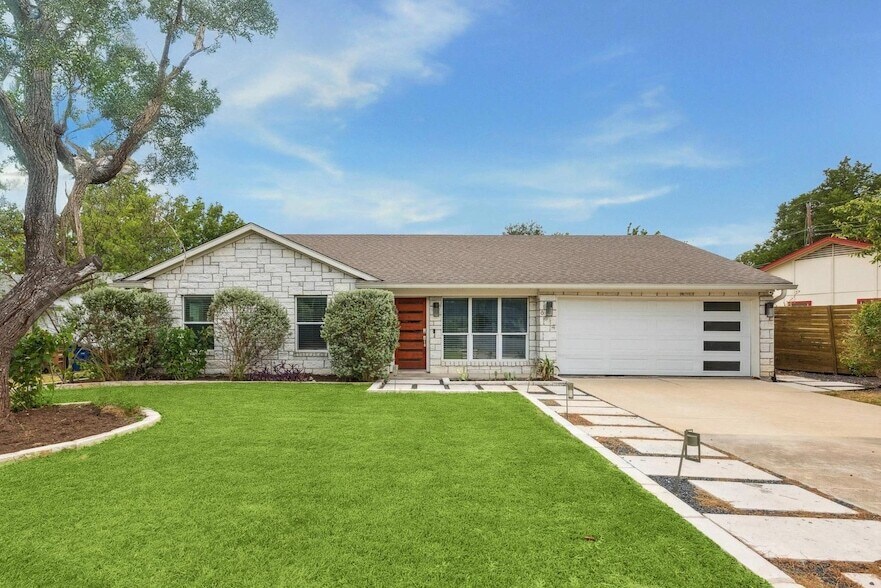 6814 Langston Dr in Austin, TX - Building Photo