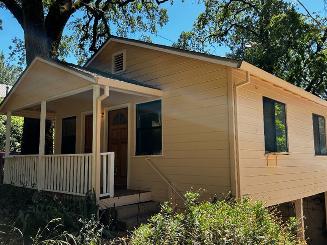property at 2847 Coloma St