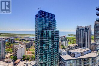 19-2919 Bathurst St in Toronto, ON - Building Photo - Building Photo
