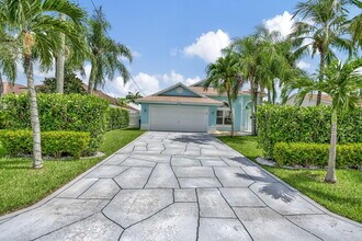 6253 Michael St in Jupiter, FL - Foto de edificio - Building Photo