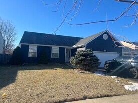 2650 Cadbury Cir in Lake In The Hills, IL - Building Photo