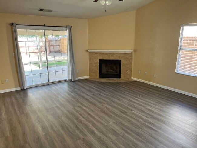 2538 W Delta Ct in Visalia, CA - Building Photo - Building Photo