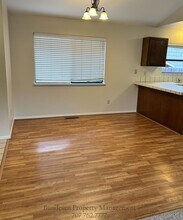 1406 Morning Glory Dr in Petaluma, CA - Building Photo - Building Photo