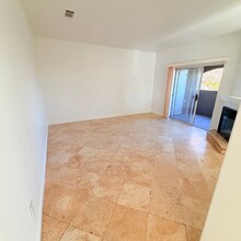 5525 W Flamingo Rd in Las Vegas, NV - Building Photo - Building Photo