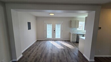 3717 Candlecreek Ct in San Antonio, TX - Building Photo - Building Photo