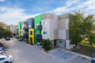 Green Spring in San Marcos, TX - Building Photo - Building Photo