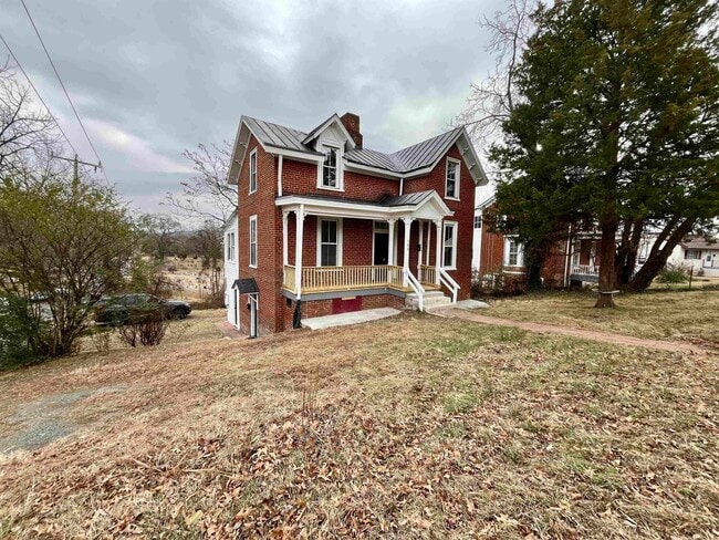 500 Ridge St in Charlottesville, VA - Foto de edificio - Building Photo