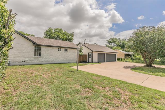 3909 Trail Lake Dr in Fort Worth, TX - Building Photo - Building Photo