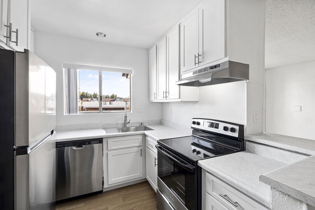 Terre at Mollison in El Cajon, CA - Building Photo