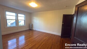 155 Summer St, Unit 11R in Somerville, MA - Building Photo