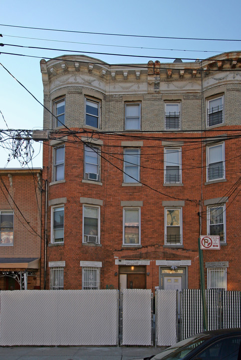 224 Sunnyside Ave in Brooklyn, NY - Building Photo