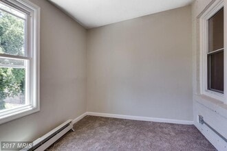 1411 Ridge Pl SE, Unit 4 in Washington, DC - Foto de edificio - Building Photo