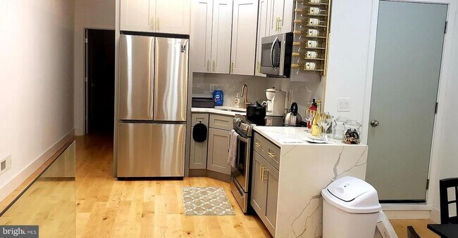 1205 S 4th St in Philadelphia, PA - Building Photo - Building Photo