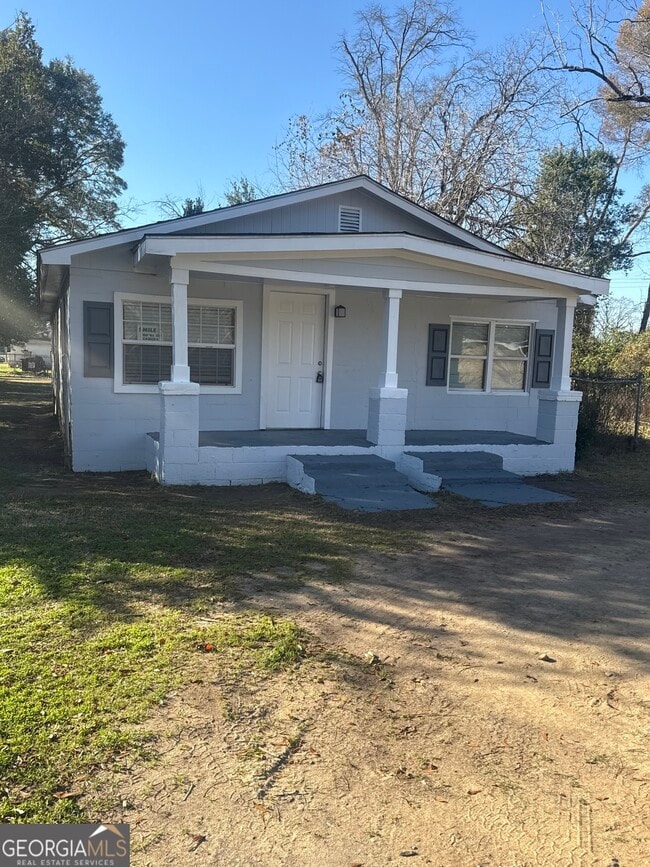 property at 1206 E Roosevelt Ave