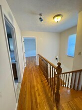 12 Gardner St, Unit R in Newton, MA - Foto de edificio - Building Photo