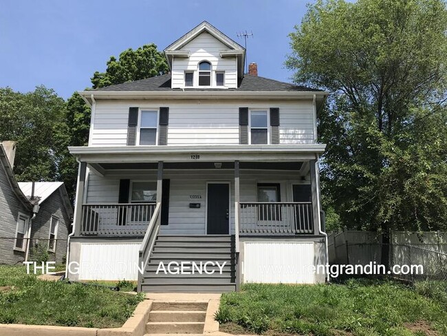 property at 1220 Dale Ave SE