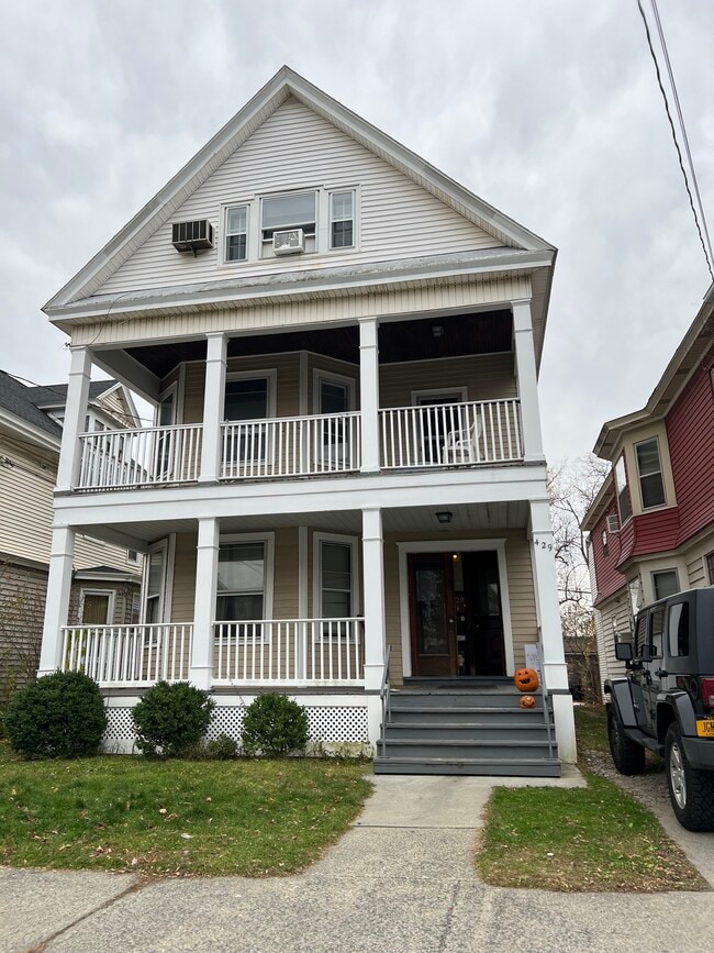 429 Manning Blvd Apartments and Nearby Albany Apartments For Rent