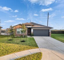 14510 Rain Tree Dr in Mont Belvieu, TX - Building Photo