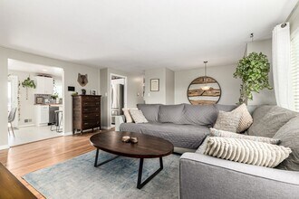 11487 Larson Ln in Northglenn, CO - Building Photo - Building Photo