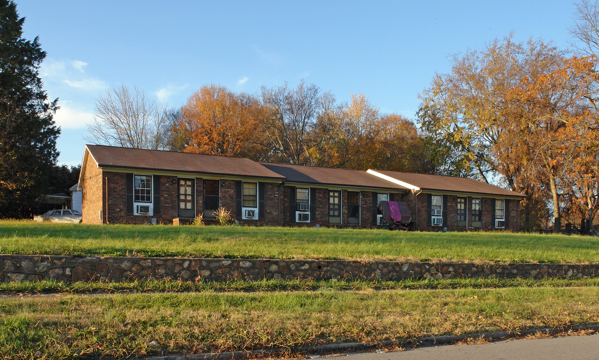 625 Taylor St in Eden, NC - Foto de edificio