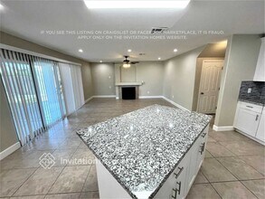 1395 S Owl Dr in Gilbert, AZ - Foto de edificio - Building Photo