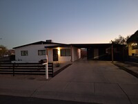 1701 W Wayland Dr in Phoenix, AZ - Building Photo - Building Photo