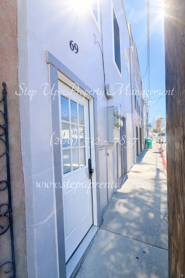 69 S Washington St in Sonora, CA - Building Photo - Building Photo