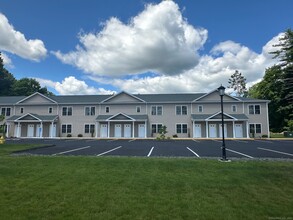 136 Liberty St in Southington, CT - Building Photo - Building Photo