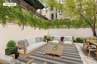 6 E 65th St in New York, NY - Building Photo - Building Photo