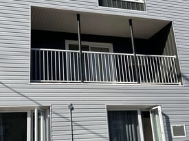 Elsey Manor in Regina, SK - Building Photo