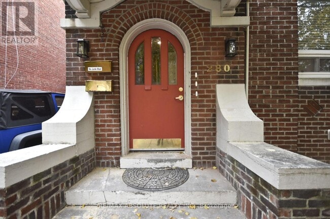 property at 280-280 Daly Ave