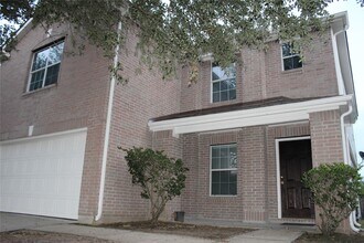 8143 Sanders Forest Ct in Humble, TX - Building Photo - Building Photo