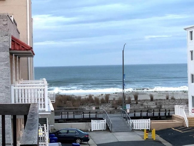 107 S Victoria Ave, Unit 4D in Ventnor City, NJ - Building Photo - Building Photo