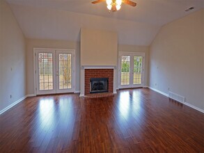 10229 Green Moss Dr N in Cordova, TN - Building Photo - Building Photo