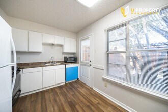 13721 Brookgreen Cir in Dallas, TX - Building Photo - Building Photo