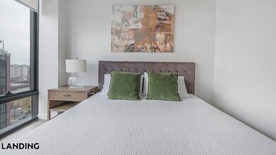 2010 West End Ave, Unit 914 in Nashville, TN - Foto de edificio - Building Photo