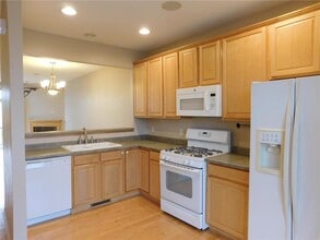 4723 Woodland Ave in Shakopee, MN - Building Photo - Building Photo