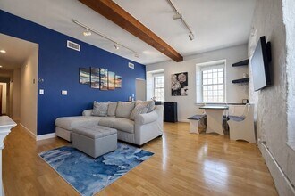 7 S Stone Mill Dr in Dedham, MA - Building Photo - Building Photo