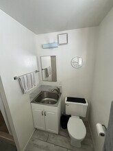 2304 Pacific Dr in Corona Del Mar, CA - Building Photo - Building Photo