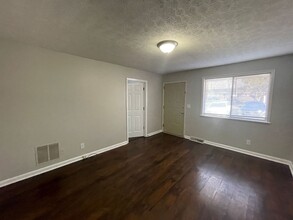 SH305-Chamberlain Pines (CHP) in Shelby, NC - Building Photo - Interior Photo