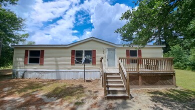 40 Ginger Ln in Kingstree, SC - Building Photo - Building Photo