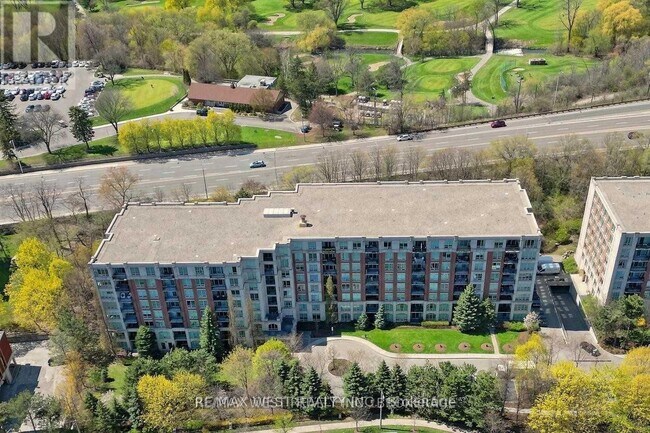 18-618 William Carson Crescent in Toronto, ON - Building Photo - Building Photo